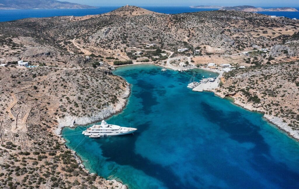 schinoussa port